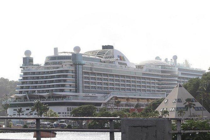 Cruise Ship - On Island for a Day Excursion - The Pitons: a quick first look at St Lucia’s icons