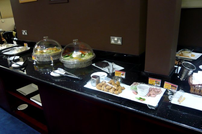 Departure VIP Lounge & Free transfer from Any Resort - What the lounge gives you before boarding