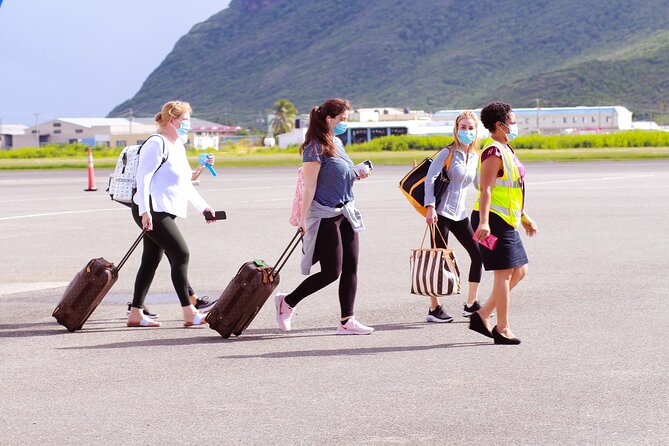 Fast Track (Expedited Arrival) & FREE Transfer To Hotel/Airbnb - Meeting your agent at Hewanorra International Airport