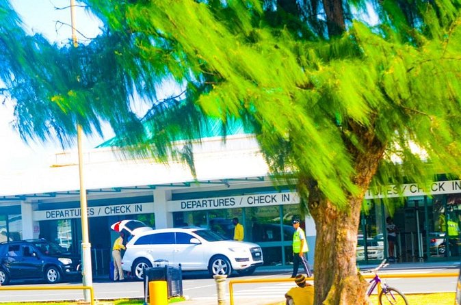 Hewanorra International Airport (UVF) Shuttle One-Way - The driver makes the difference