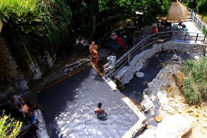 PRIVATE/ALL INCLUSIVE/LUNCH- Tet Paul Trail/Mud baths/Waterfall - Guides, families, and the human side of the trip
