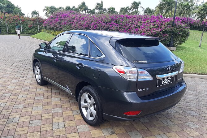 Private Car transfer from Hewanorra International Airport (UVF) - Air Conditioning, Water, and Vehicle Comfort