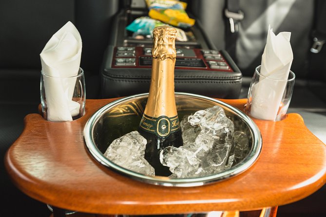 Private Luxury Transfer - Round Trip (Hewanorra International Airport UVF) - What Comes in the Luxury Sedan
