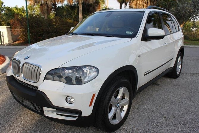 Private Round Trip Airport (UVF) Transfer: Luxury SUV - Who gets the best value