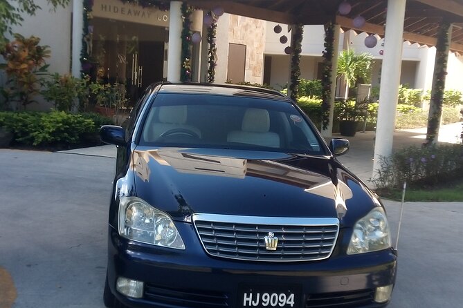 Roundtrip Transfer from UVF Airport to Resorts in Gros Islet (Groups of 4 Plus) - What $87.50 per person really buys