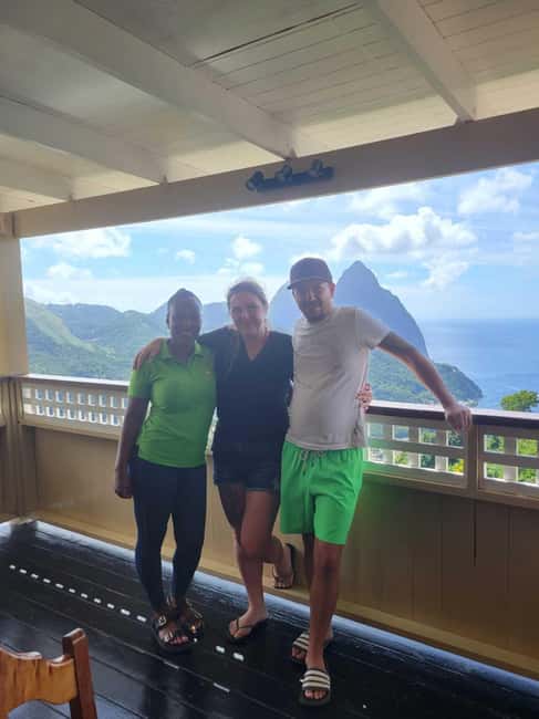 Saint Lucia Island Tour All Inclusive With Lunch - The guide, vehicle, and group size