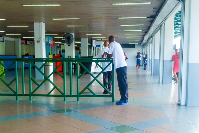 St Lucia Airport Shuttle from Hewanorra Airport (UVF) - One Way - Drivers who add a local welcome