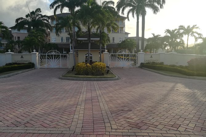 St Lucia Airport Transfer to The Landings - Hewanorra (UVF) & GFL Airport (SLU) - Private car comfort versus renting a car