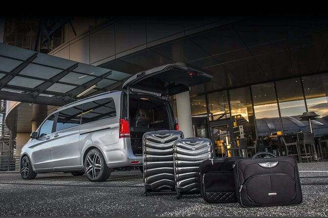 St Lucia Airport VIP Services & Private Transfers - Meeting your escort at Hewanorra Airport