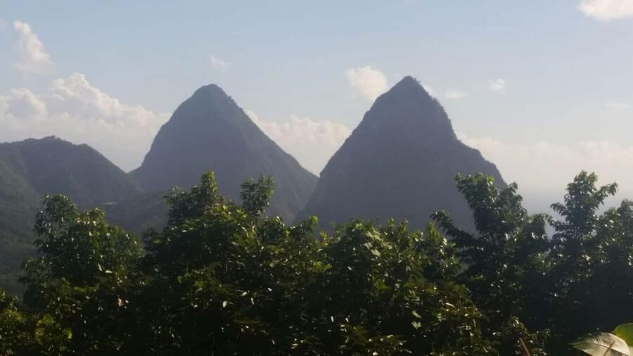 St Lucia: Gros Piton 4-Hour Guided Hike - Starting the Gros Piton trail