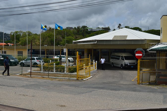 St Lucia Ground Transportation- Hotel and Airport Transfers UVF - Stop Requests and Departure Timing