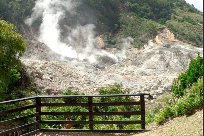 St Lucia Pitons Waterfalls and Mud Bath Experience. - The road from Castries to Soufrière