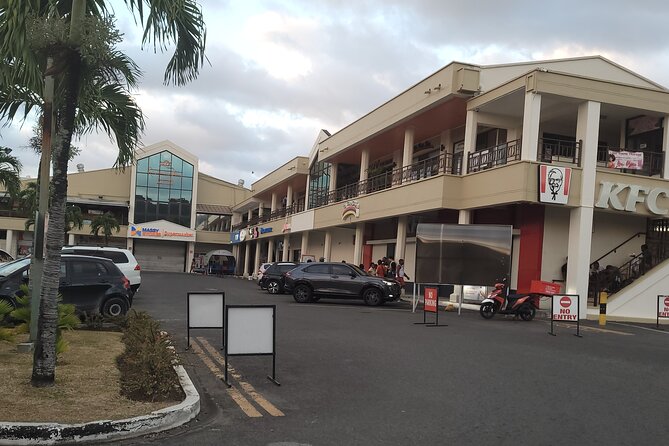 St. Lucia Private Airport Transfers - Supermarket stops for a smoother arrival