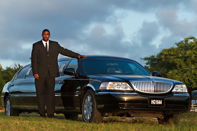 St Lucia Round-Trip Transfer: George F. L. Charles Airport - Meeting your ride at George F. L. Charles Airport